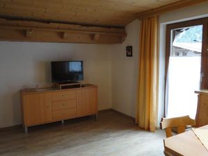 23348435-Ferienwohnung-6-Finkenberg-300x225-4