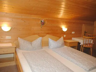 Schlafzimmer 2