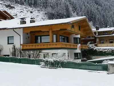 Ferienwohnung für 8 Personen (100 m²) in Finkenberg 2/10