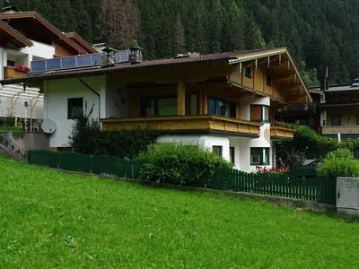 Ferienwohnung für 8 Personen (100 m²) in Finkenberg 5/10