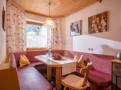 Ferienwohnung für 3 Personen (60 m²) in Finkenberg 4/10