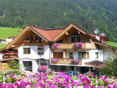 Ferienwohnung für 3 Personen (60 m²) in Finkenberg 8/10