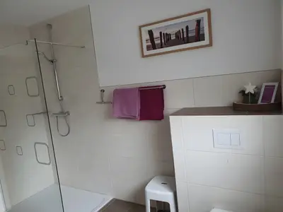 INSIDE, BATHROOM