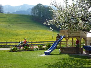 22281555-Ferienwohnung-4-Fischen im Allgäu-300x225-4