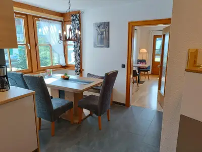 Essecke-Wohnzimmer-Beslerblick2023