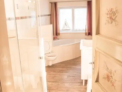 Ferienwohnung 4 Badezimmer Landhaus Mayer
