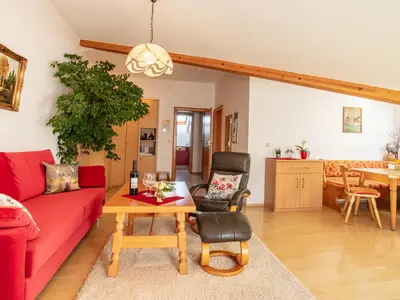 Wohnraum, Essecke, mit blick zur Küche