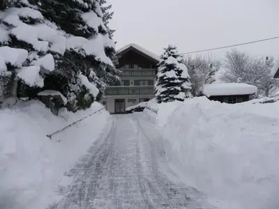 Hausansicht im Allgäuer Winter