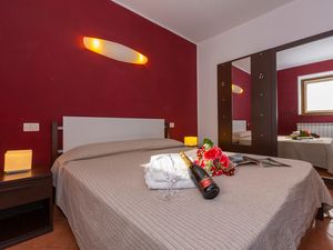 22095725-Ferienwohnung-4-Fiumelatte-300x225-4