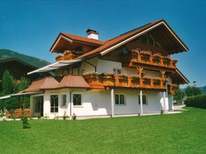 22630259-Ferienwohnung-3-Flachau-300x225-1