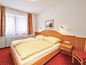 23731370-Ferienwohnung-4-Flachau-300x225-1