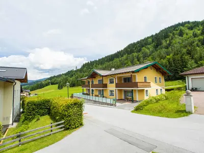 Ferienwohnung für 8 Personen (98 m²) in Flachau 1/10