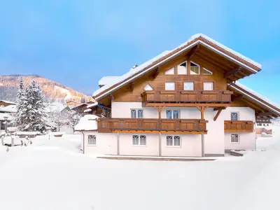 Haus Meneweger-Außenansicht im Winter