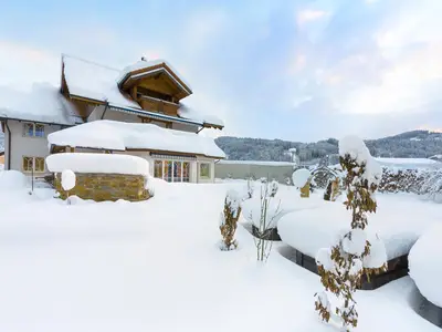 Haus Meneweger-Außenansicht im Winter