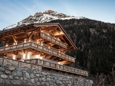 Grand Chalet Außenaufmnahme nacht