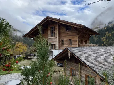 Grand Chalet Herbst mit Garage