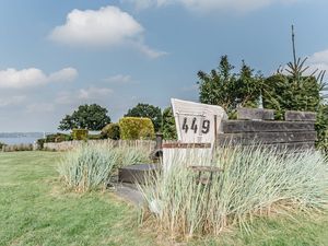 Garten mit Strandkorb