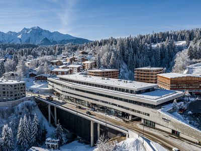 Bergbahnstation &amp; Einkaufszenztrum Flims