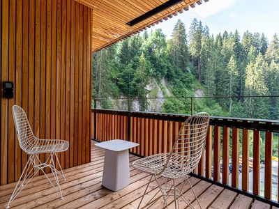 Balkon mit Aussicht und Bestuhlung