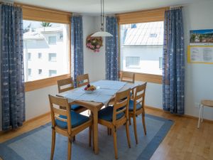 21745579-Ferienwohnung-4-Flims-300x225-4