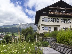 22162739-Ferienwohnung-4-Flims-300x225-2