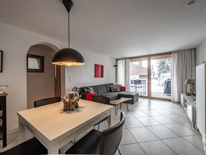 22407669-Ferienwohnung-4-Flims-300x225-2