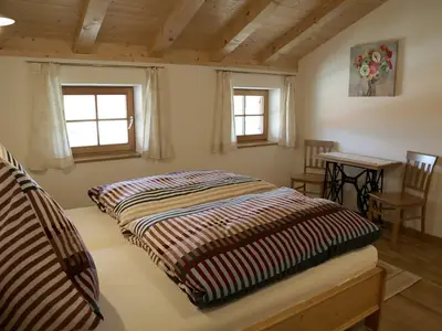 Hubertus Schlafzimmer mit Sitzecke