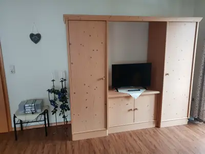 Wohnzimmerschrank mit TV
