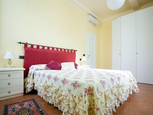 23925667-Ferienwohnung-7-Florenz-300x225-1