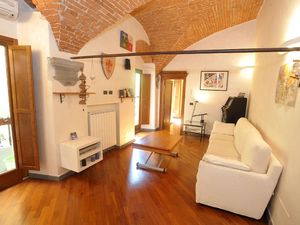 22452761-Ferienwohnung-4-Florenz-300x225-1