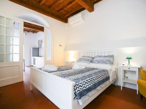 23300265-Ferienwohnung-4-Florenz-300x225-0