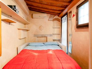 23752296-Ferienwohnung-2-Florenz-300x225-3