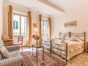 23729898-Ferienwohnung-5-Florenz-300x225-1