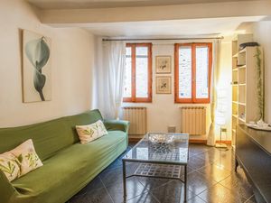 23758382-Ferienwohnung-4-Florenz-300x225-1