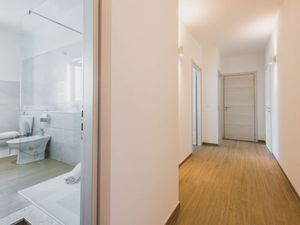 23703837-Ferienwohnung-4-Floridia-300x225-1