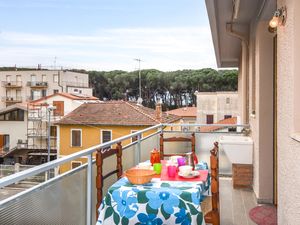 23762785-Ferienwohnung-4-Follonica-300x225-2