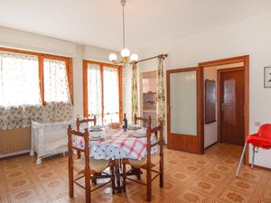 23762785-Ferienwohnung-4-Follonica-300x225-3