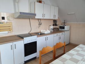 533793-Ferienwohnung-4-Fonyód-300x225-3