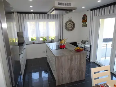 KITCHEN, INSIDE