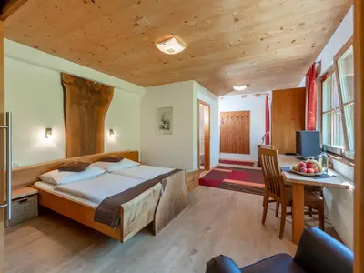 hotel-unterreith_baumzimmer_Baum-2