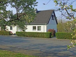 9614164-Ferienwohnung-5-Frankenau-300x225-0