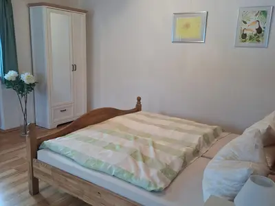 Schlafzimmer 2