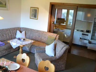 Wohnzimmer mit Küche Ferienwohnung 5