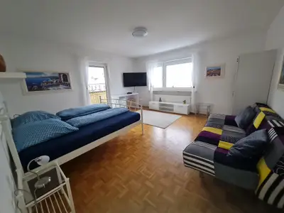 Wohn/Schlafzimmer_Ar