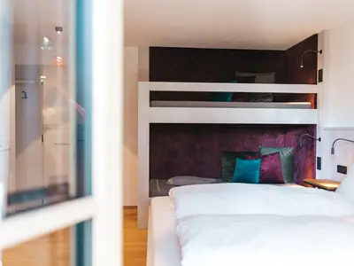 Schlafzimmer zur Gartenterrasse