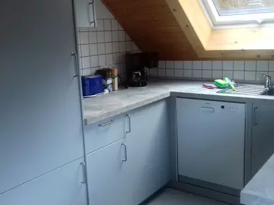 Küche mit Spülmaschine
