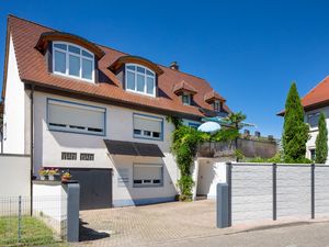 19168335-Ferienwohnung-4-Freiburg im Breisgau-300x225-1