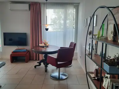 Photo, INSIDE, OUTSIDE