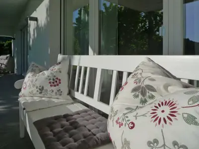 Photo, INSIDE, OUTSIDE