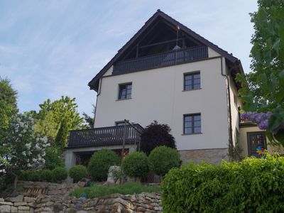 Hausansicht mit Gästebalkon